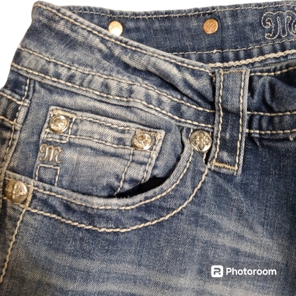 Miss Me Boyfriend Capris - Picture 3 of 7